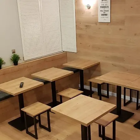 Bed & Breakfast Glogowska 3*